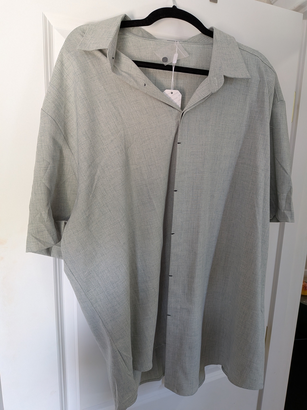 Men's Casual Short-Sleeve Button-Down Shirt in Light Gray
